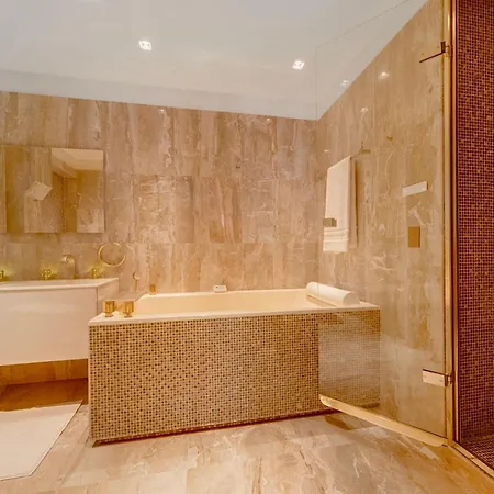 Prestige 170m2 Situe Au Plein Coeur Des Champs-elysees * Paris
